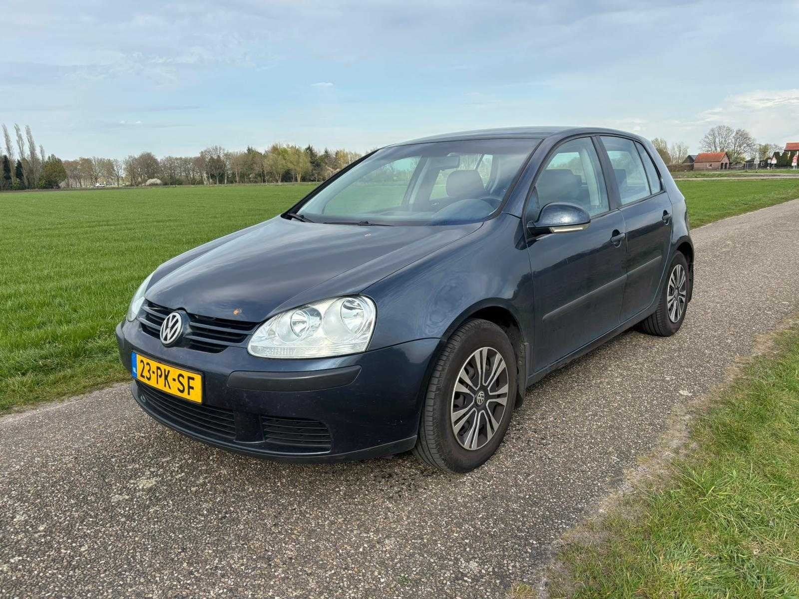 Volkswagen - 2004 - Golf - 1.6 FSI Trendline - 23-PK-SF, Auto's, Voorwielaandrijving, Gebruikt, 4 cilinders, Blauw