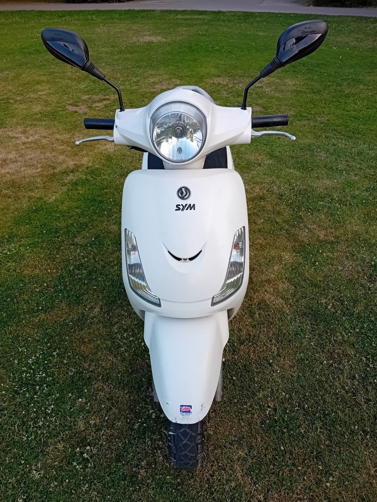 Witte SYM Fiddle 2 Scooter - Goed Onderhouden, Ophalen, Gebruikt, Benzine