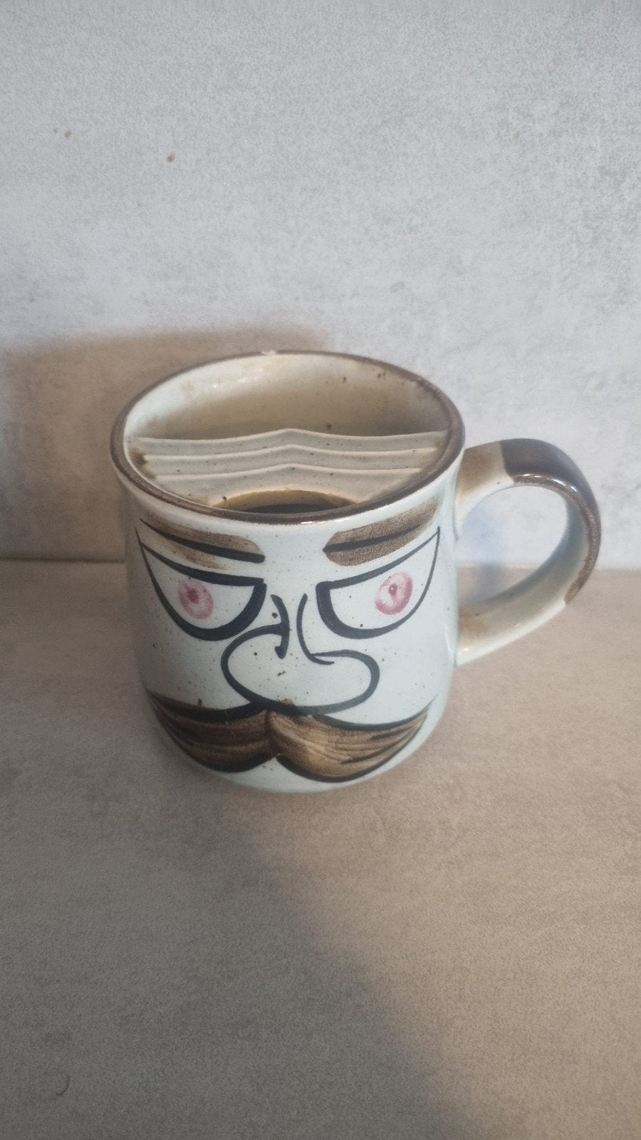 Gratis: Mok ter decoratie, Verzamelen, Ophalen of Verzenden, Zo goed als nieuw, Pul(len), Overige merken