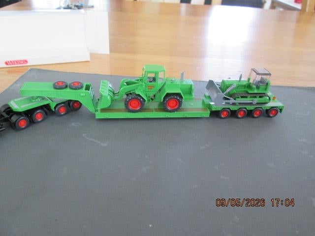 Dieplader met buldozer en wiellader van Wiking in OVP, Hobby en Vrije tijd, Modelauto's | 1:87, Ophalen of Verzenden, Nieuw, Bus of Vrachtwagen