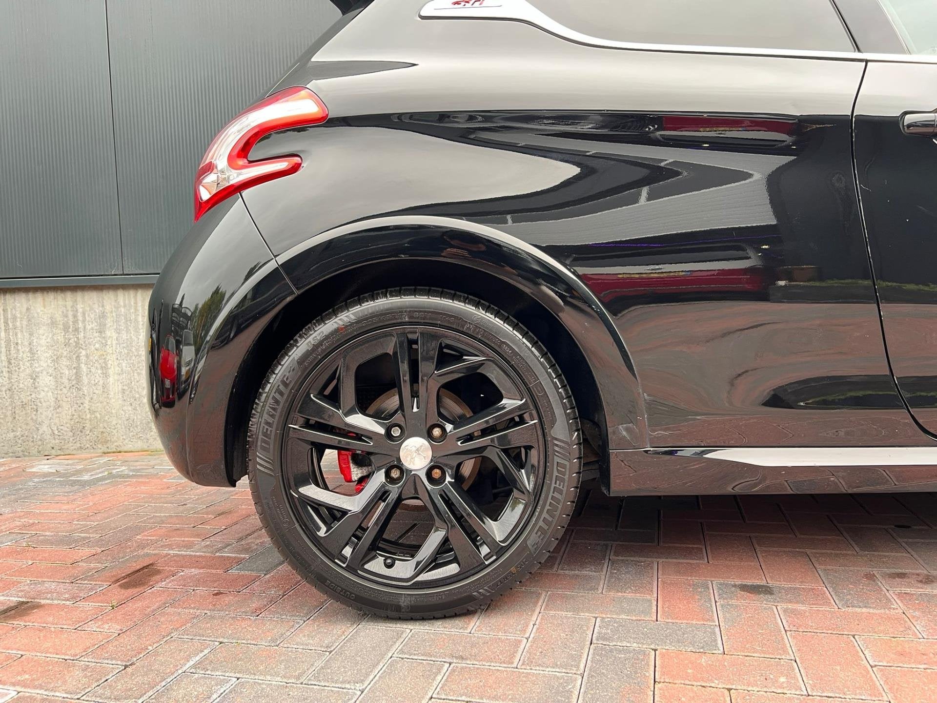 Peugeot 208 1.6 THP GTi * Pano * Leer * Navi * Cruise * Goed, Voorwielaandrijving, Euro 5, Gebruikt, Zwart