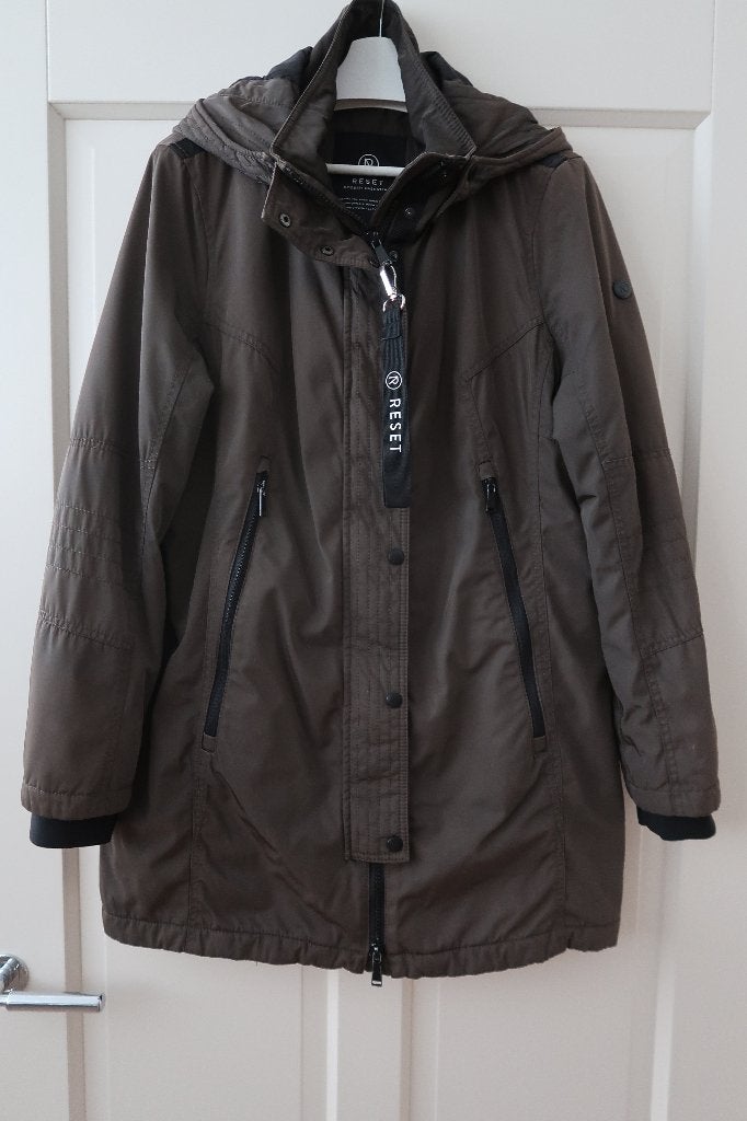 Vlotte winterjas dames van Reset kleur groen capuchon mt 44, Kleding | Dames, Jassen | Winter, Maat 42/44 (L), Ophalen of Verzenden