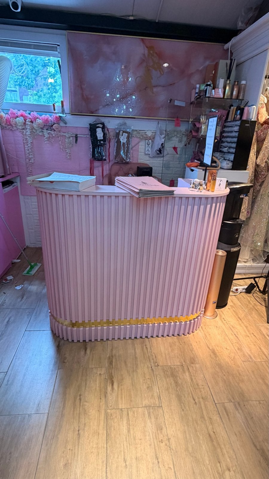 Roze Balie / Receptiebalie voor Winkel of Salon ALMERE, Receptie of Entree, Ophalen of Verzenden, Gebruikt, Bureau