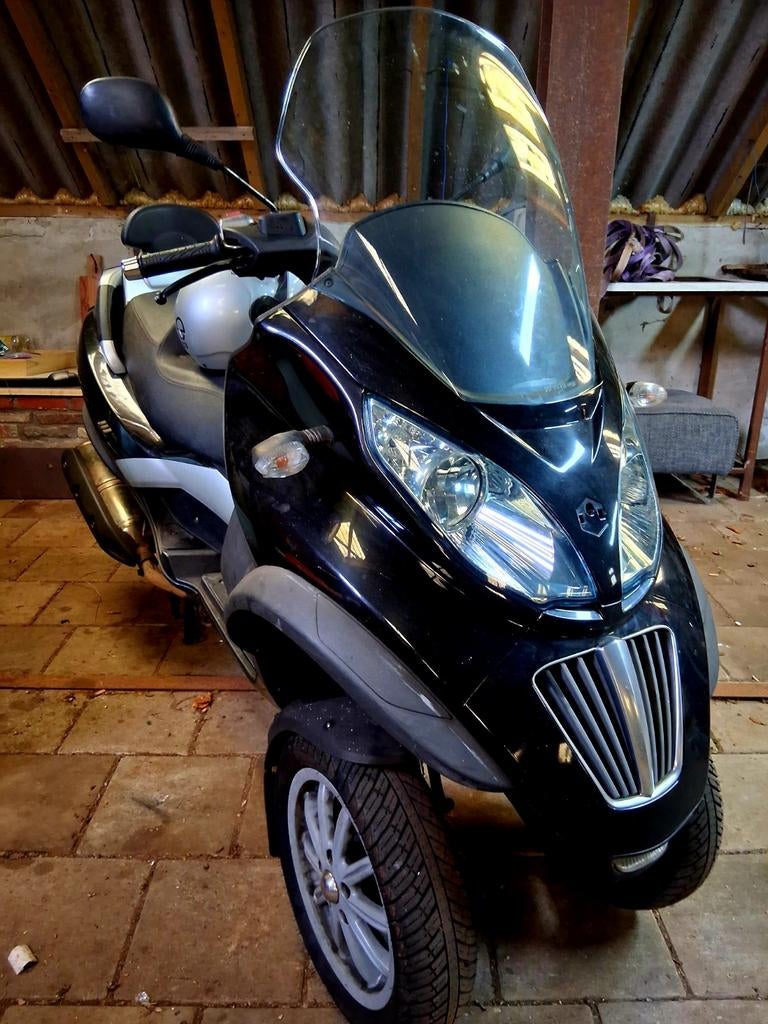 Piaggio MP3 400LT, Bedrijf, Scooter