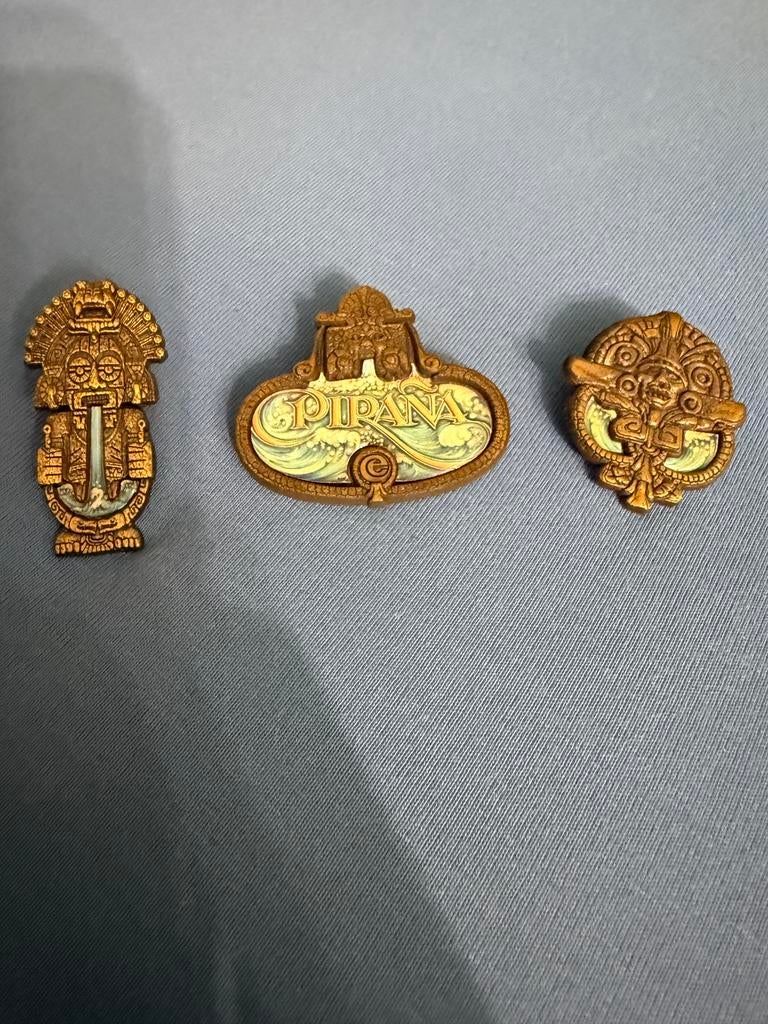 Efteling pin set piraña, Ophalen of Verzenden, Zo goed als nieuw, Overige onderwerpen