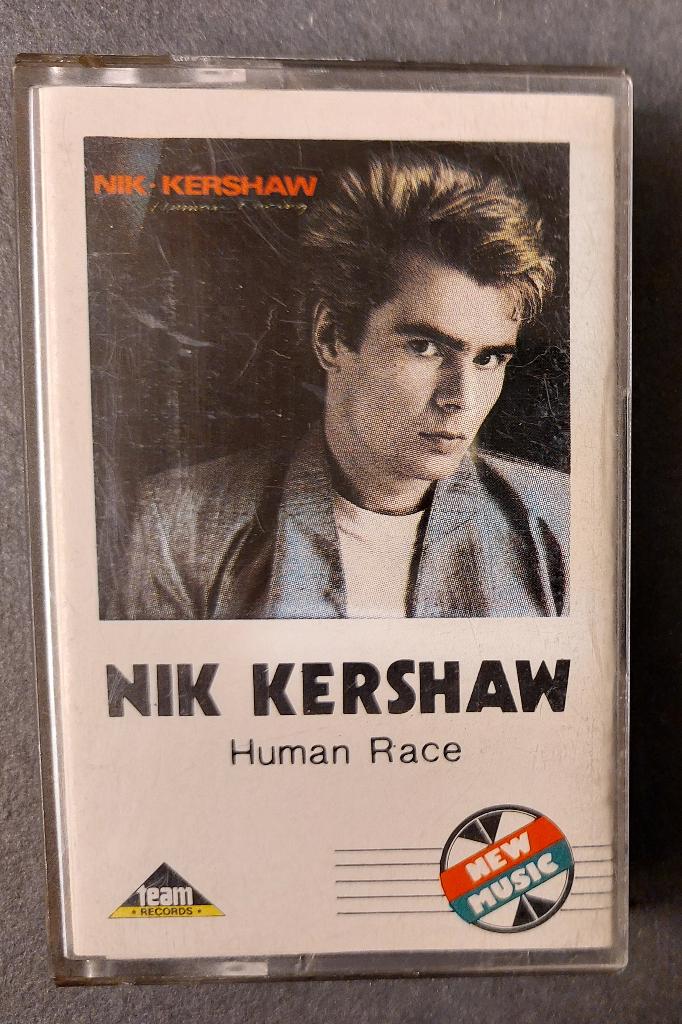 Nik Kershaw CASSETTE Human Race ( misdruk ! ) Indonesie, Cd's en Dvd's, Gebruikt, Verzenden, 1 bandje, Voorbespeeld