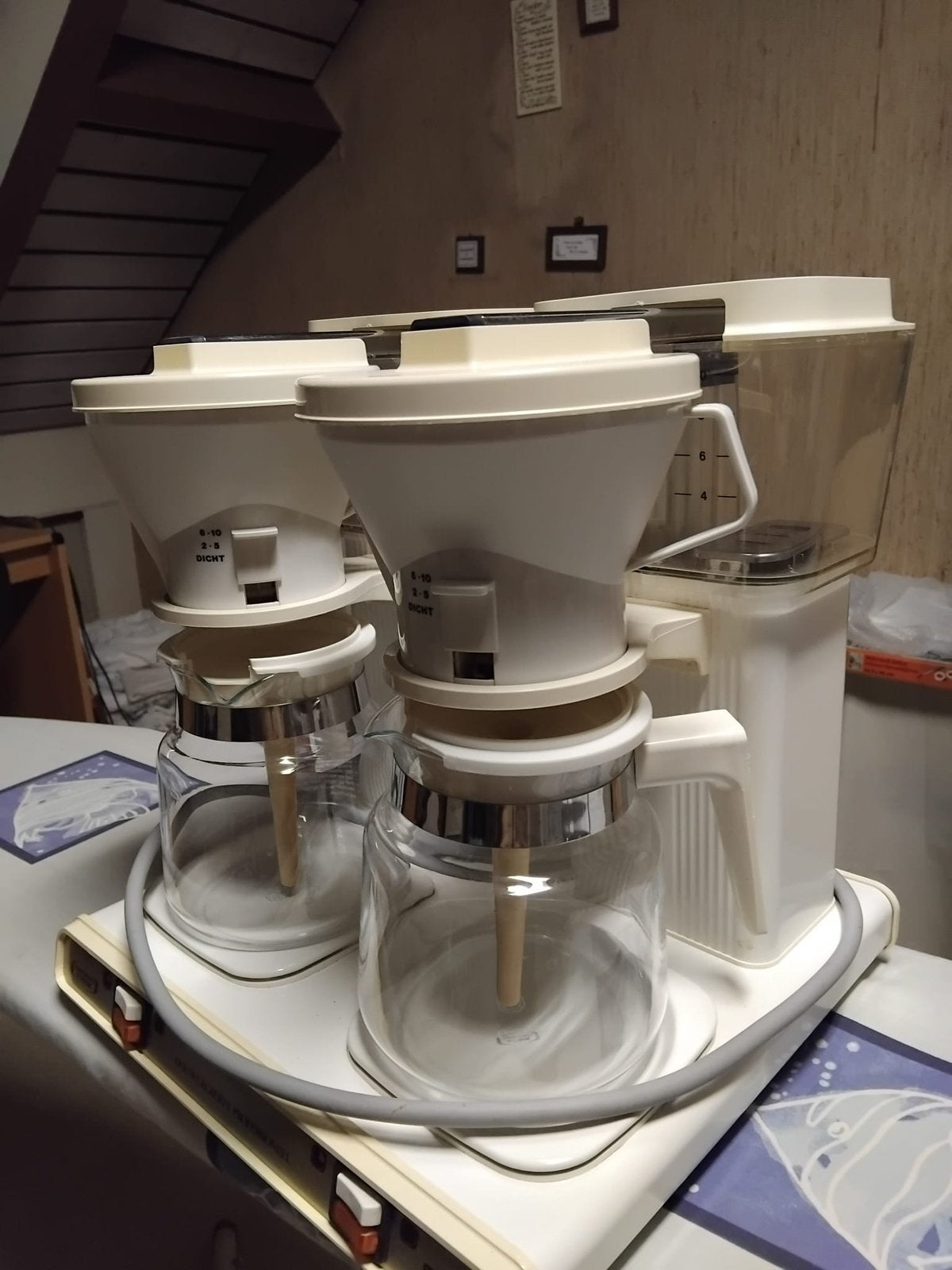 Douwe egberts professioneel dubbel koffie apparaat, 10 kopjes of meer, Ophalen, Gebruikt, Koffiemachine
