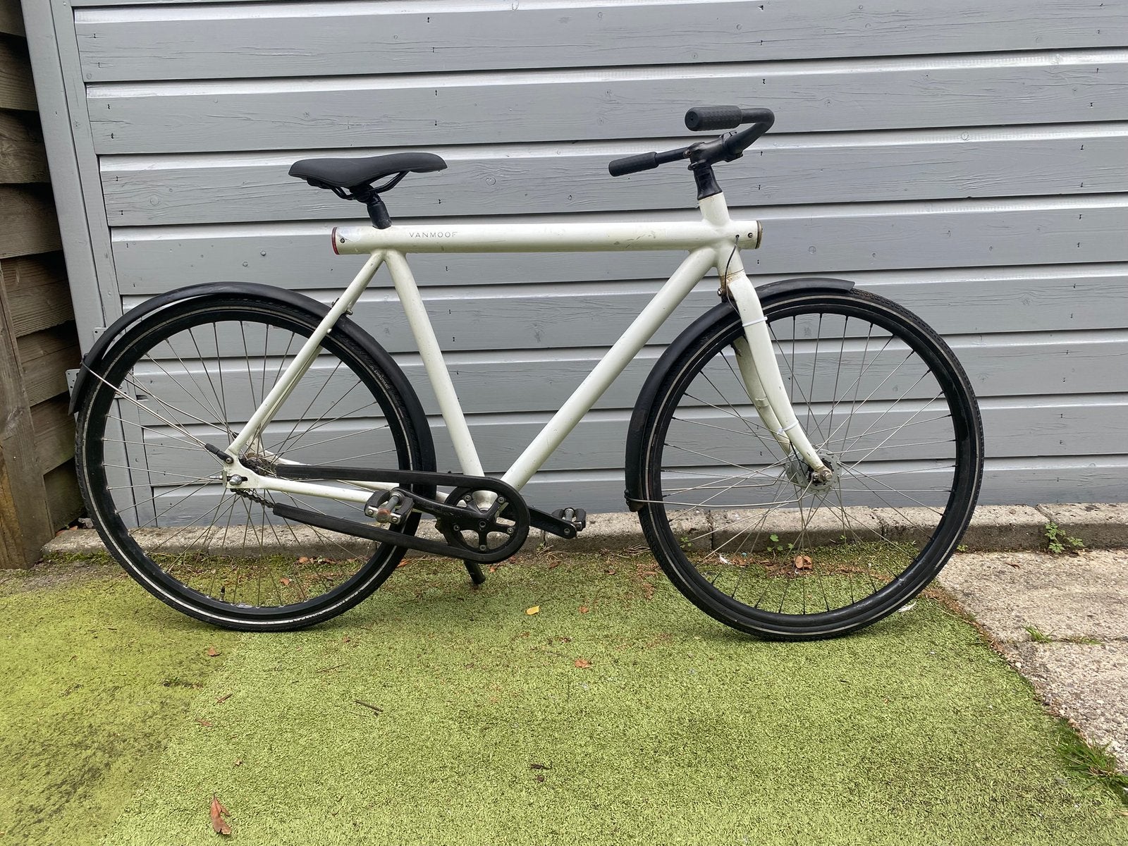 Witte VANMOOF VAN MOOF 28 inch, Minder dan 10 versnellingen, Zo goed als nieuw, 57 tot 61 cm, Ophalen