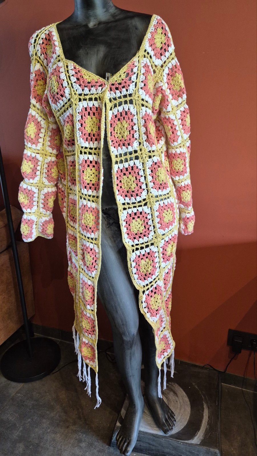 Gehaakt vest met granny squares - Roze, Geel, Wit, Maat 38/40 (M), Ophalen of Verzenden, Zo goed als nieuw, Handgemaakt