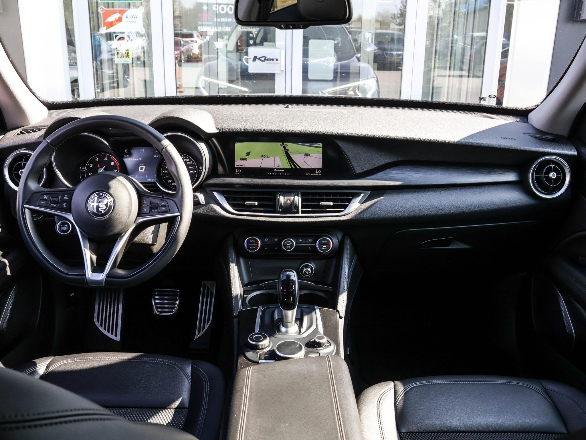 Alfa Romeo Stelvio 2.0 T AWD B-Tech Q4 | ACC | Stoel & Stuur, Auto's, Alfa Romeo, Euro 6, 4 cilinders, Blauw, Leder