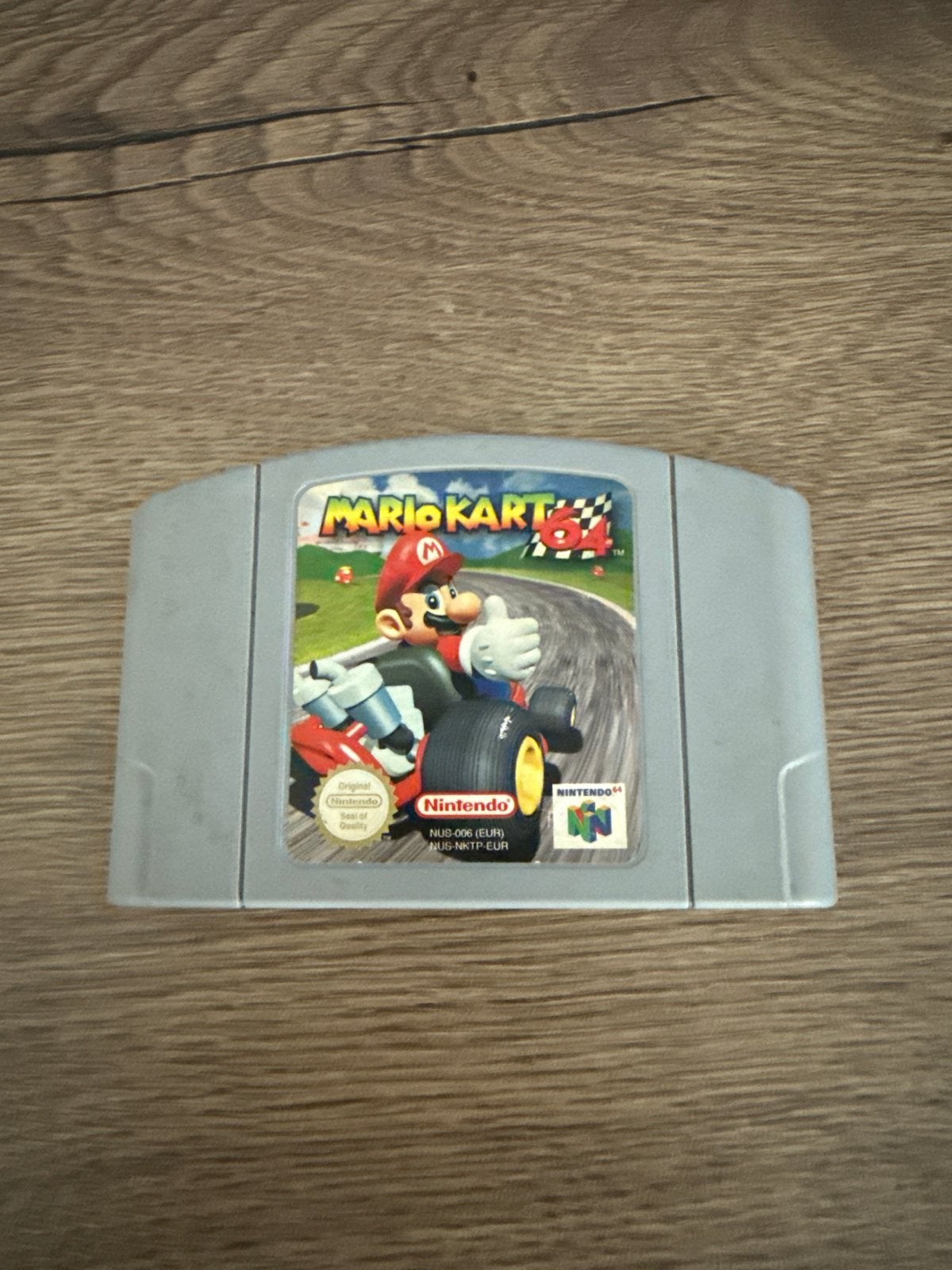 Mario Kart 64 - Nintendo 64 (N64) Game Cartridge, Spelcomputers en Games, Games | Nintendo 64, Gebruikt, Racen en Vliegen, Eén computer