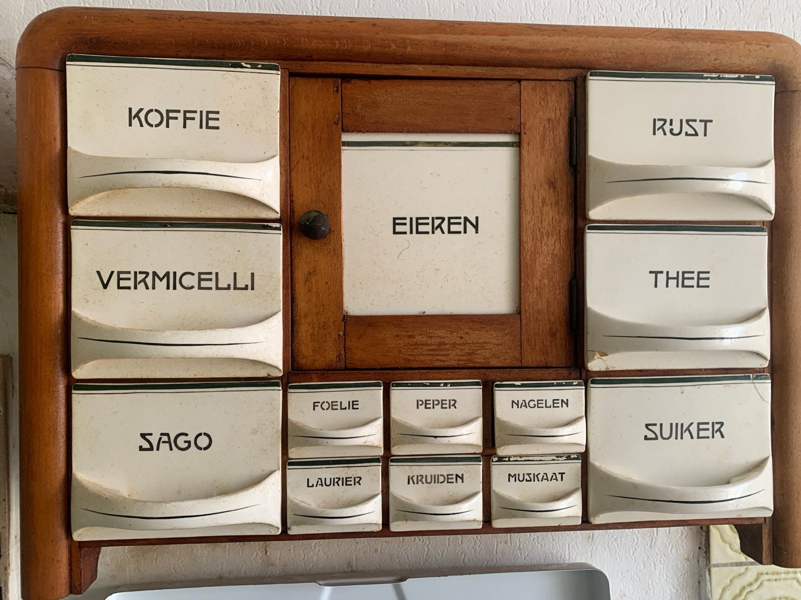 Vintage kruidenrekje met 12 porseleinen lades, Antiek en Kunst, Ophalen