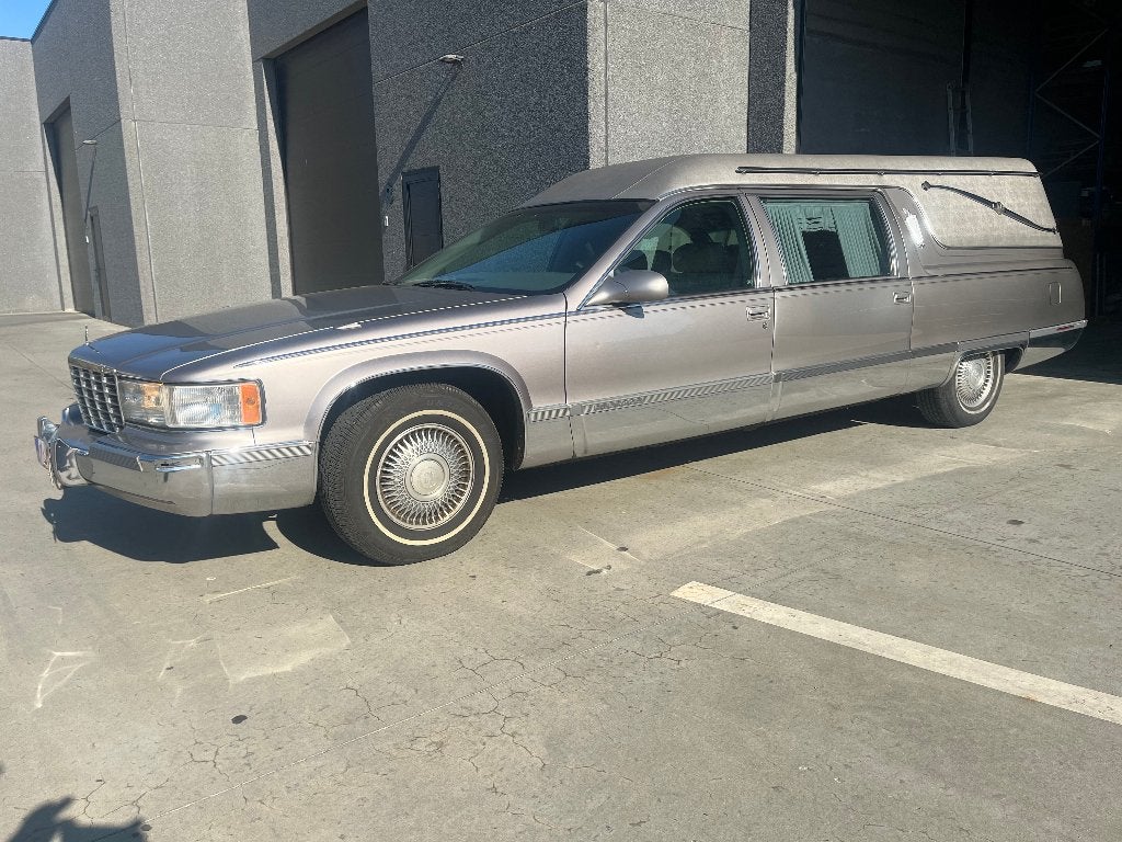 Lijkwagen Cadillac, Auto's, Cadillac, Automaat, Overige modellen, Overige carrosserieën, Grijs