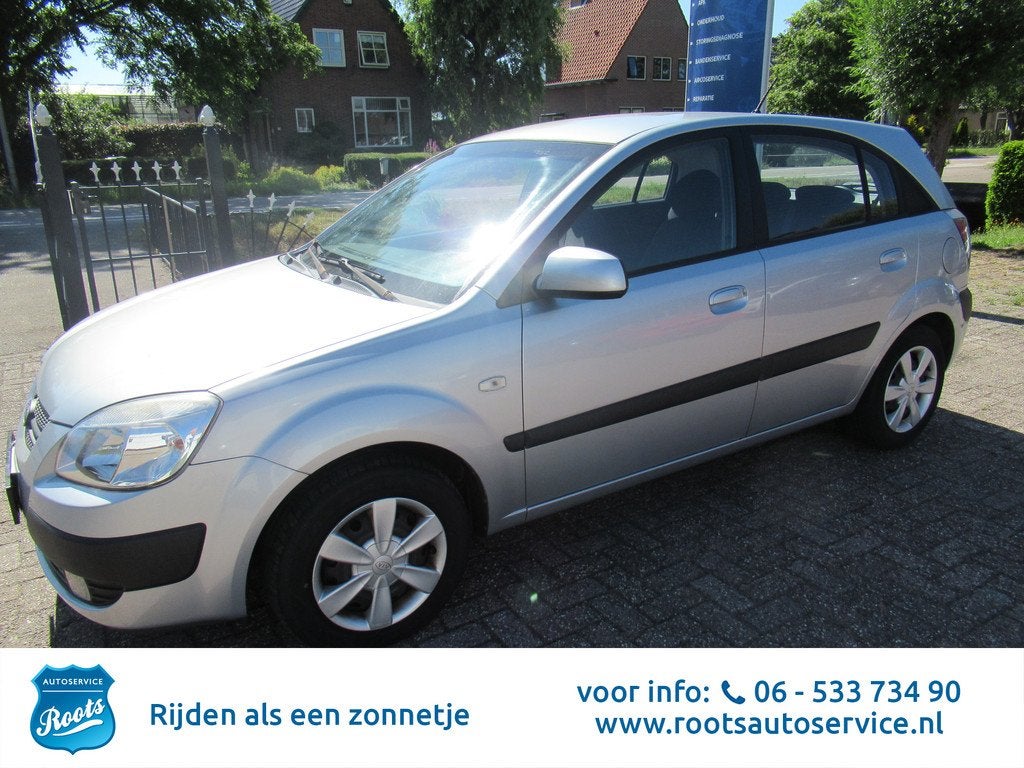 Kia Rio 1.4 LXE 5 drs , stuurbekrachtiging. (bj 2006), Auto's, Kia, Metallic lak, Gebruikt, 4 cilinders, 1054 kg
