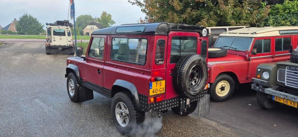 Land Rover 90 2.5 benzine, Auto's, Gebruikt, Overige modellen, 4 cilinders, 7 stoelen