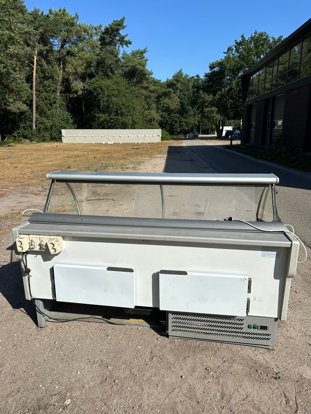 Koel vitrine, Ophalen, 200 liter of meer, 60 cm of meer, 140 tot 160 cm