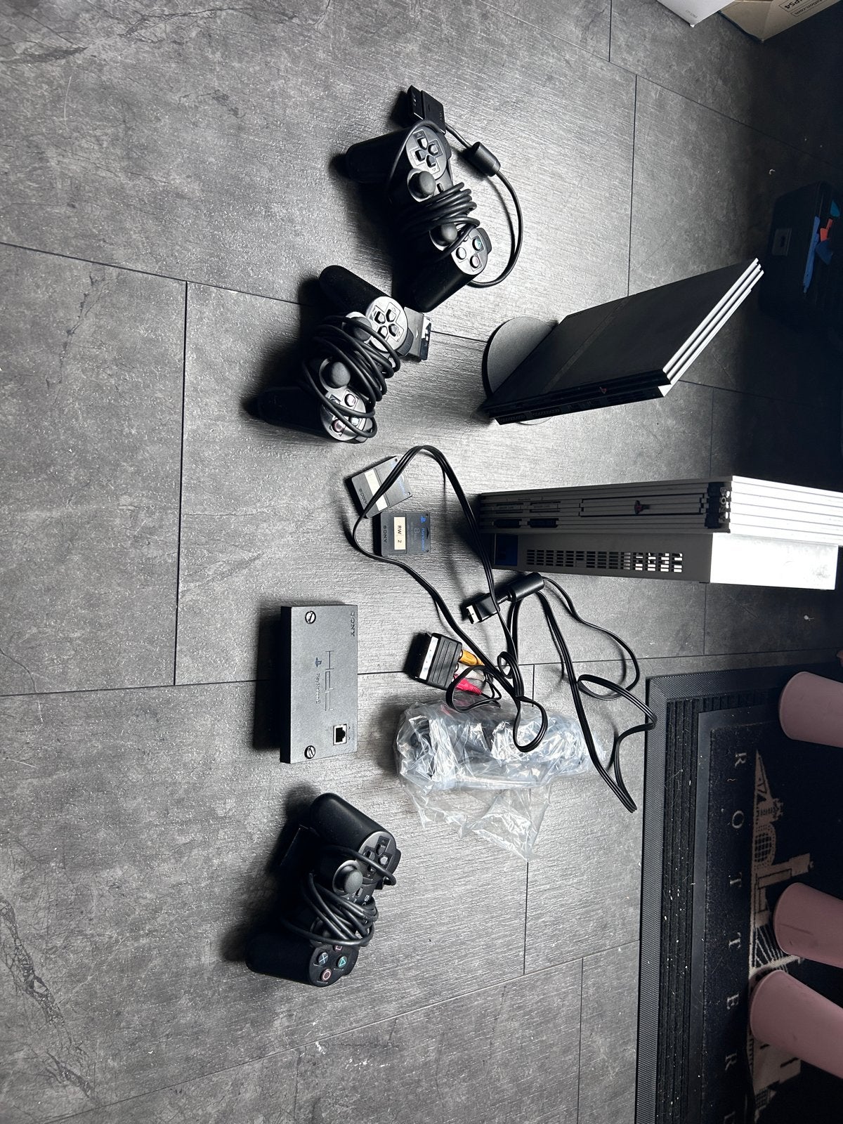 PS2 Bundel: Slim & Fat Consoles, 3 Controllers, 10 Games, Spelcomputers en Games, Phat, Ophalen of Verzenden, Gebruikt, Met games