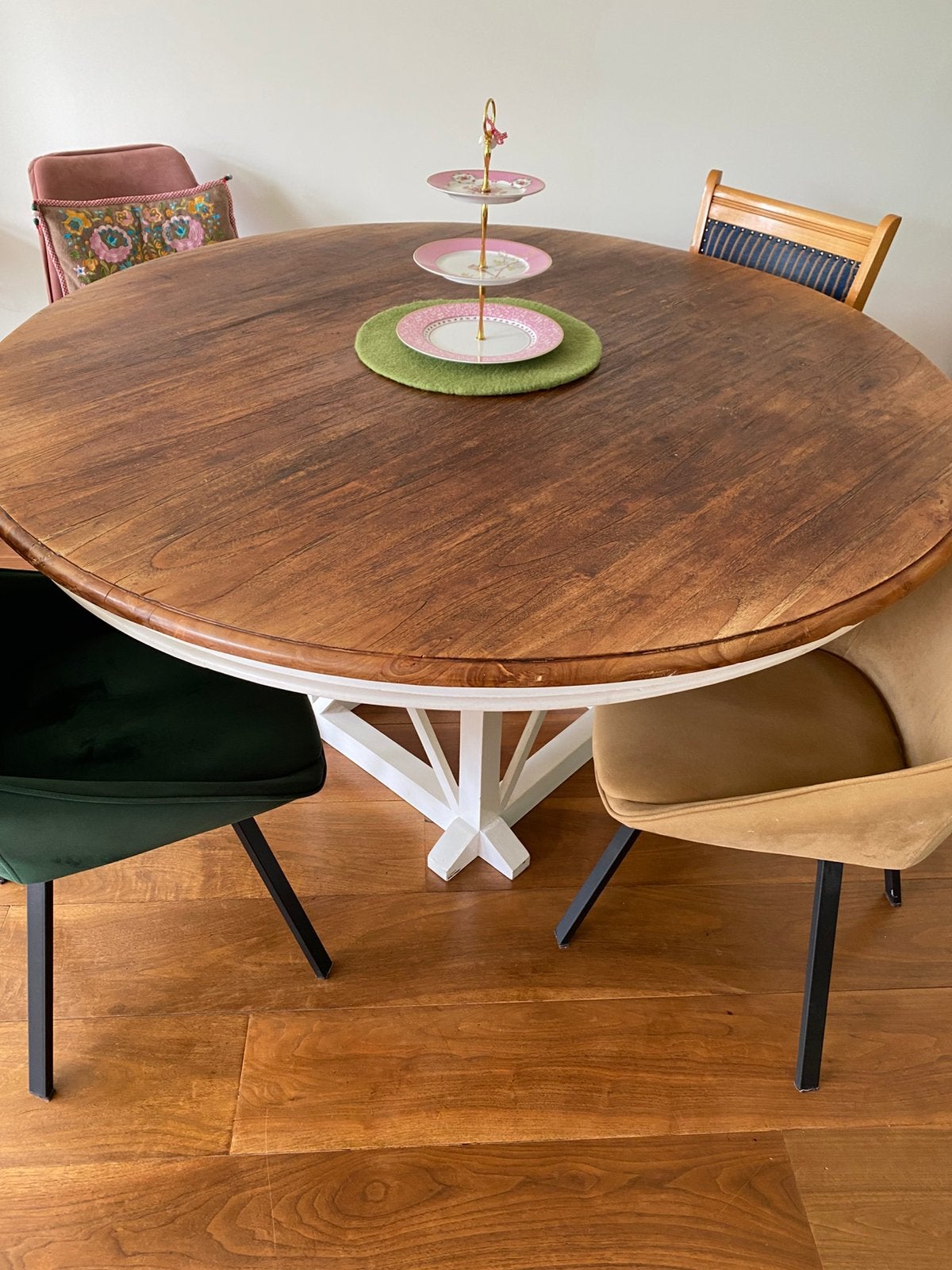 Eettafel, 4 stoelen, izgs!, Huis en Inrichting, Tafels | Eettafels, Ophalen, Overige materialen, 150 tot 200 cm, Rond