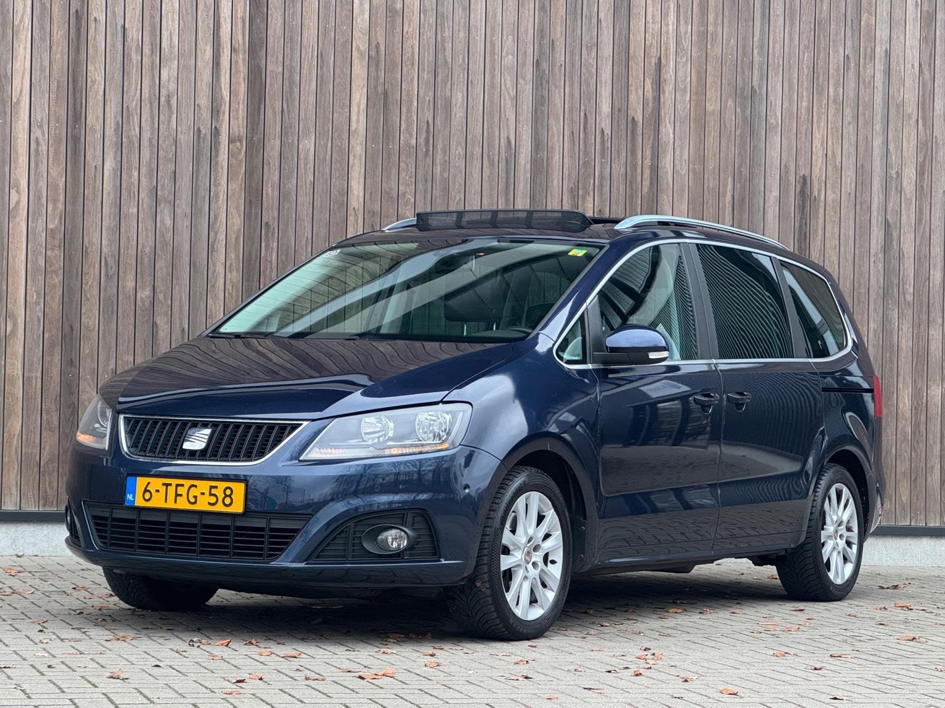 Seat Alhambra 1.4 TSI Businessline Executive 7p |Automaat|, Euro 5, Stof, Zwart, 4 cilinders