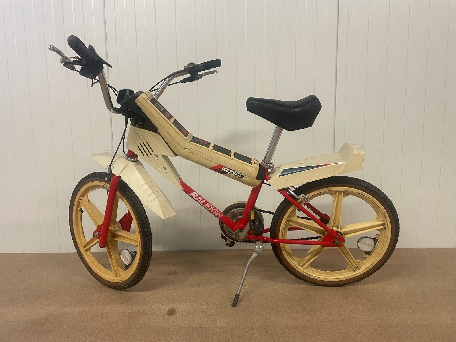 Vintage Raleigh Vektar BMX Fiets - Zeldzaam Model, Fietsen en Brommers, Ophalen, Staal, Velgrem, V-brakes