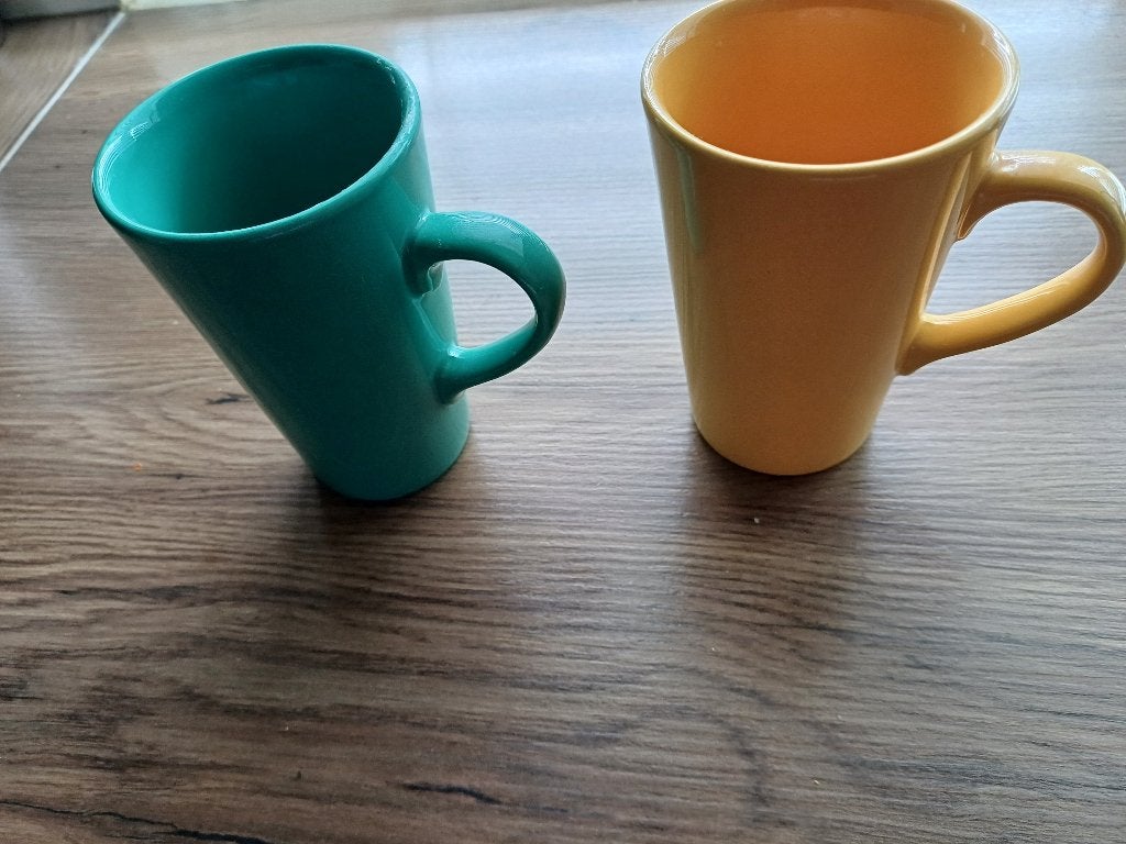 zgan geel en groene beker, Keramiek, Ophalen of Verzenden, Zo goed als nieuw, Overige stijlen