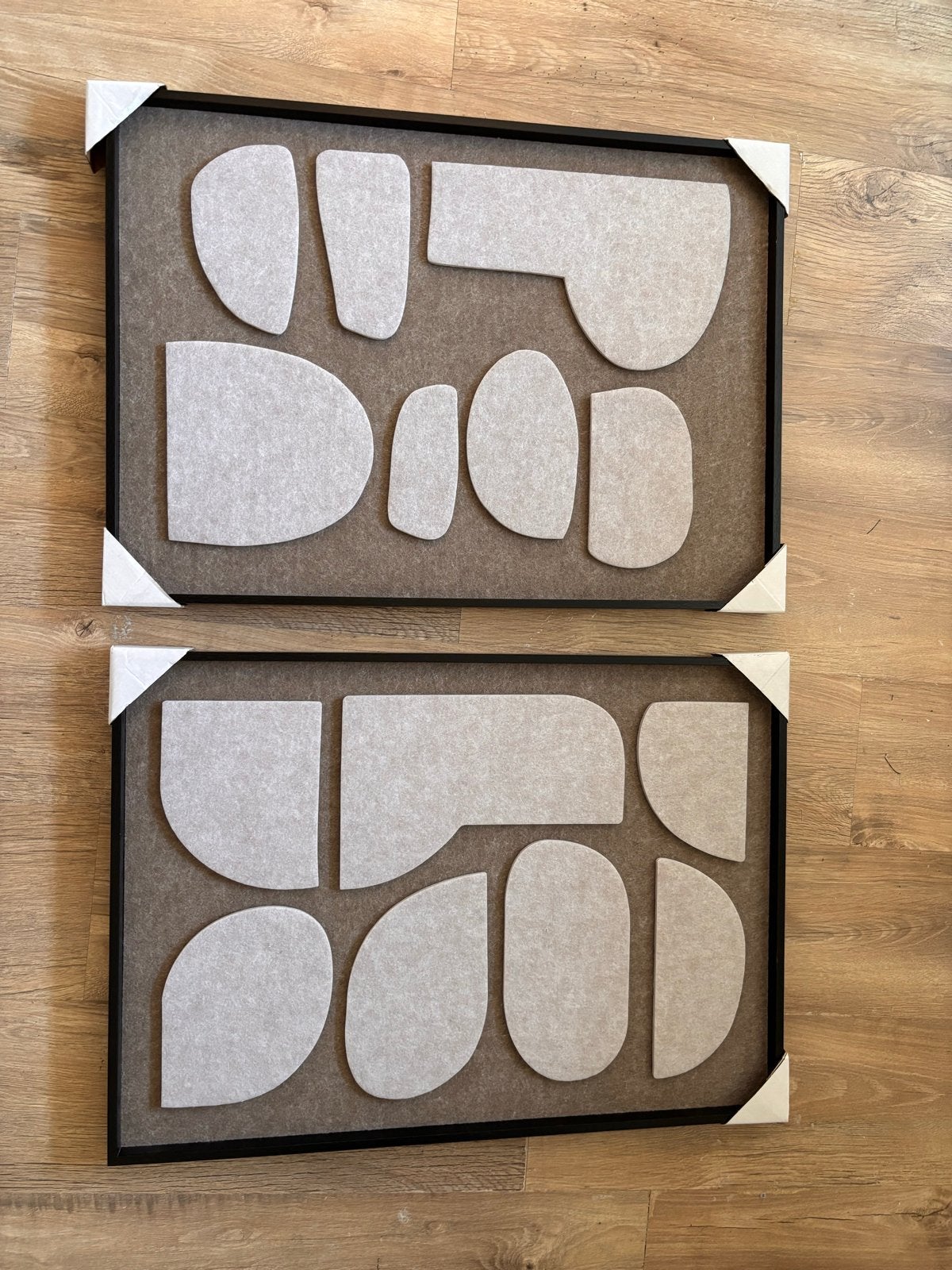 2 abstracte kunstwerken vilt en lijst, 1 voor €5, 2 voor €8, Ophalen
