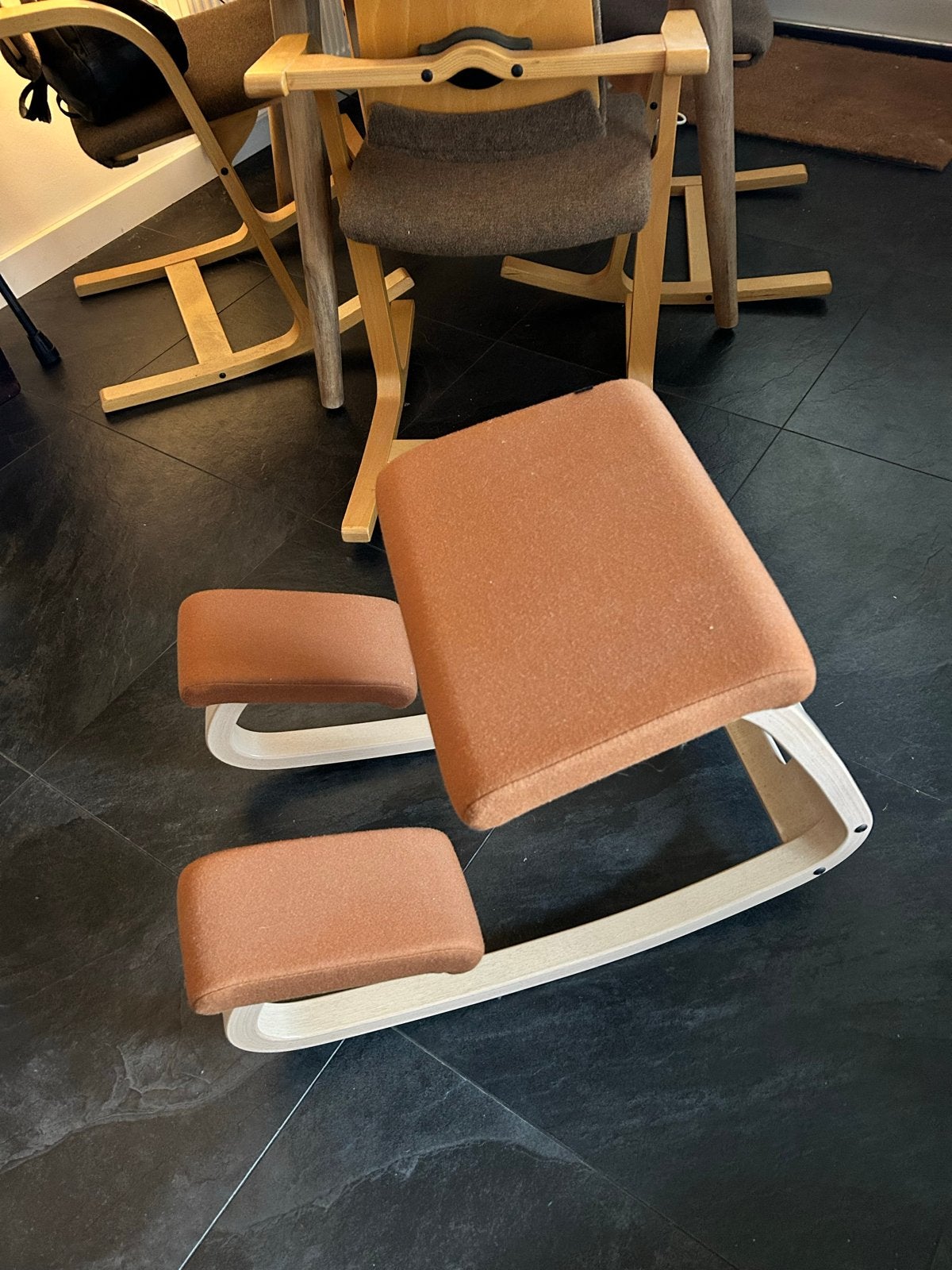 Varier Variable kniestoel -incl. bon & garantiecertificaat, Huis en Inrichting, Stoelen, Ophalen, Overige kleuren, Nieuw, Eén