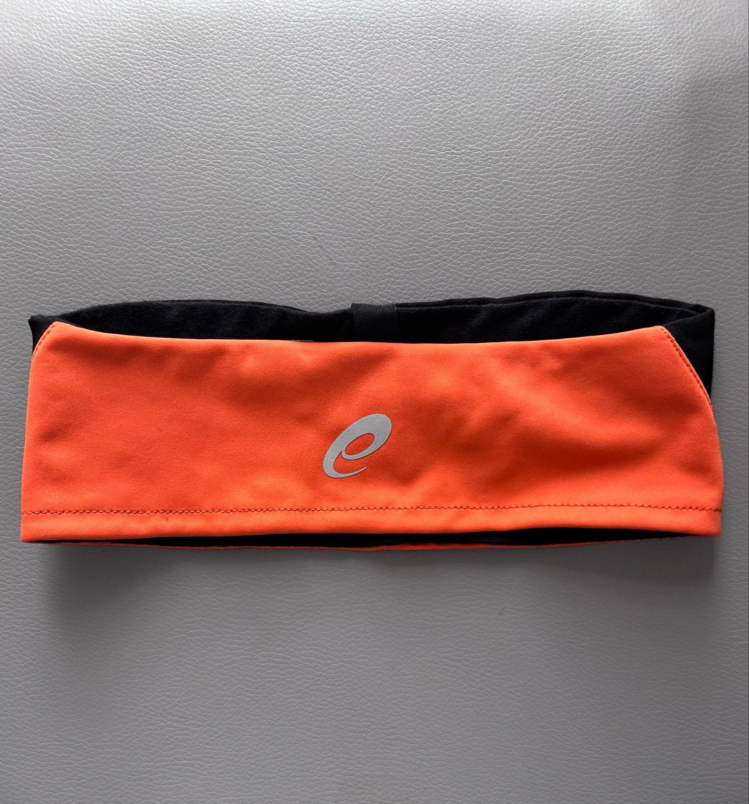 Asics Hoofdband Maat 56 Sport Hardloop Oranje Zwart, Nieuw, Ophalen of Verzenden, Kleding, Hardlopen