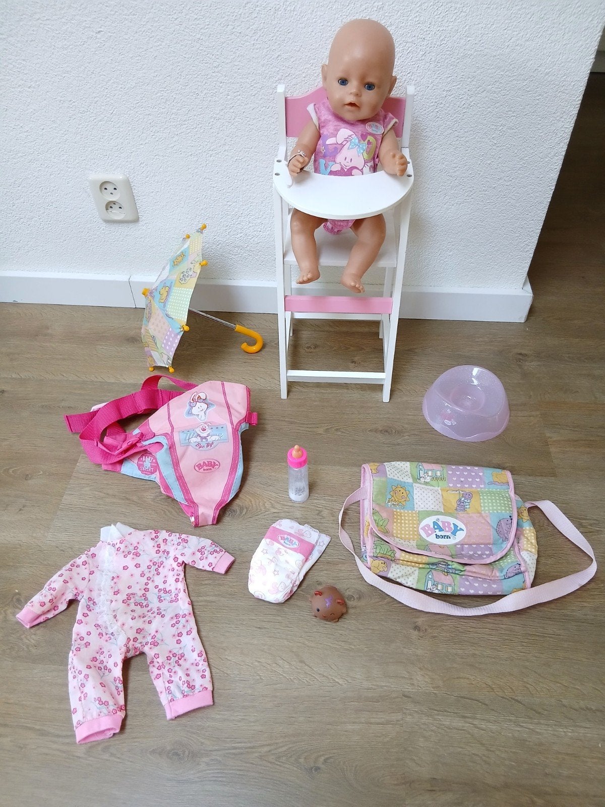 Baby Born pop met accessoires, Kinderen en Baby's, Speelgoed | Poppen, Ophalen, Gebruikt, Babypop
