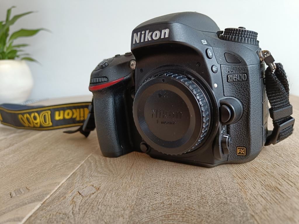 Nikon D600 body - Full frame - Onberispelijke staat!, Audio, Tv en Foto, Fotocamera's Digitaal, Ophalen of Verzenden, Zo goed als nieuw