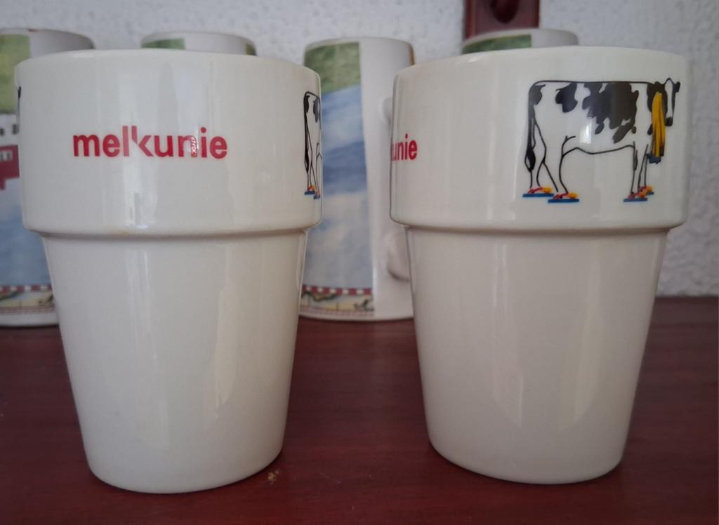 2 melkbekers melkunie, Ophalen, Zo goed als nieuw, Glas, Overige stijlen