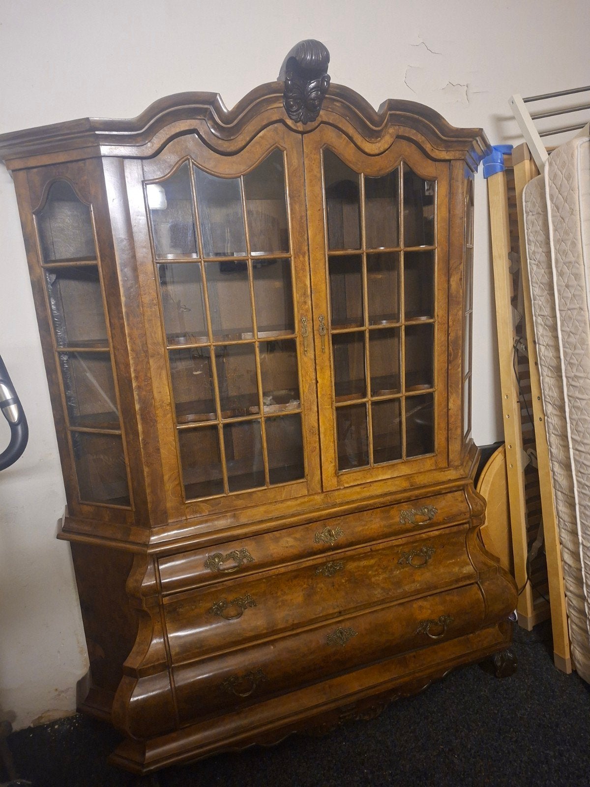 mooie buikkast vitrine, Zo goed als nieuw, Minder dan 100 cm, 25 tot 50 cm, 50 tot 100 cm