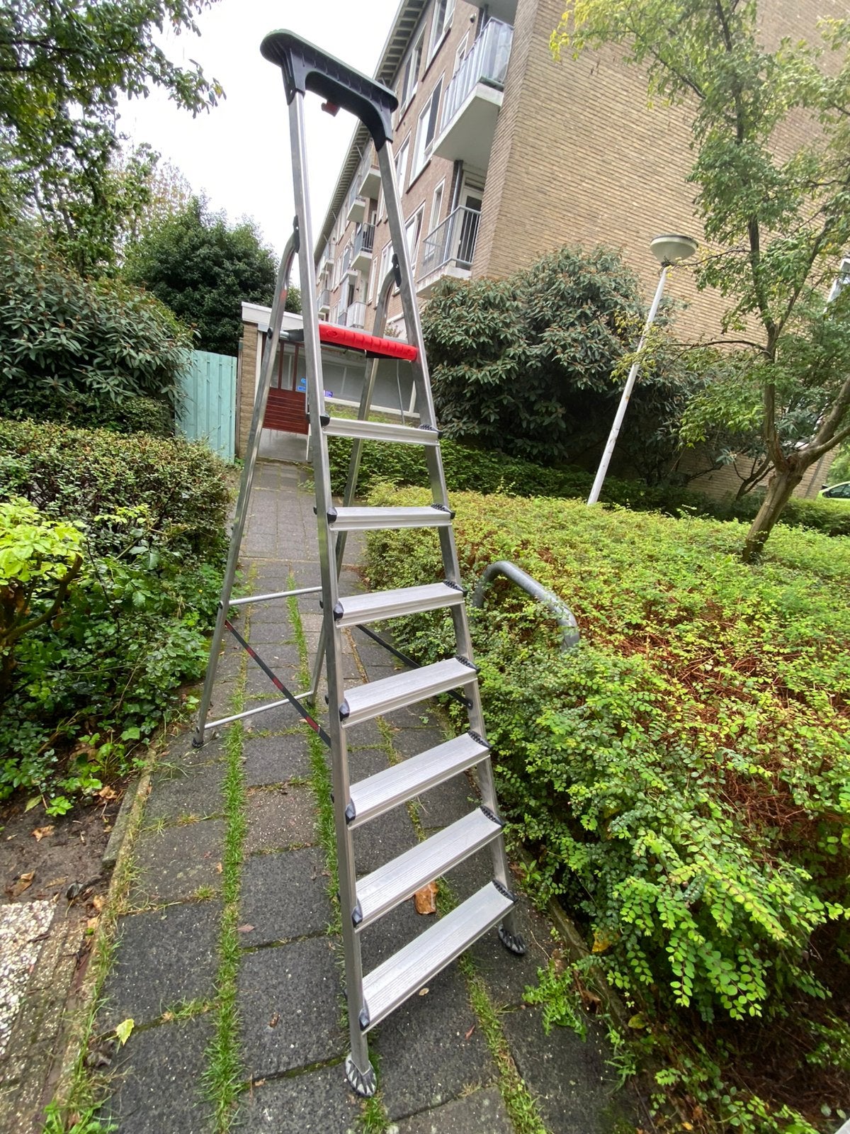 Altrex Huishoudtrap 8 treden, Ophalen, Zo goed als nieuw, Ladder, 2 tot 4 meter