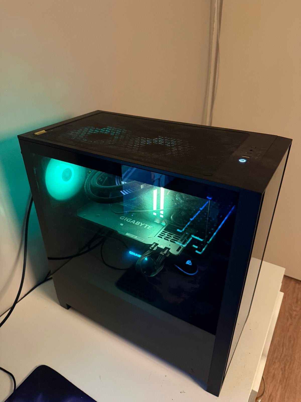 Foto 2 van Gaming PC RTX 3070 | i5-13600K | 16GB DDR5 | 2TB SSD