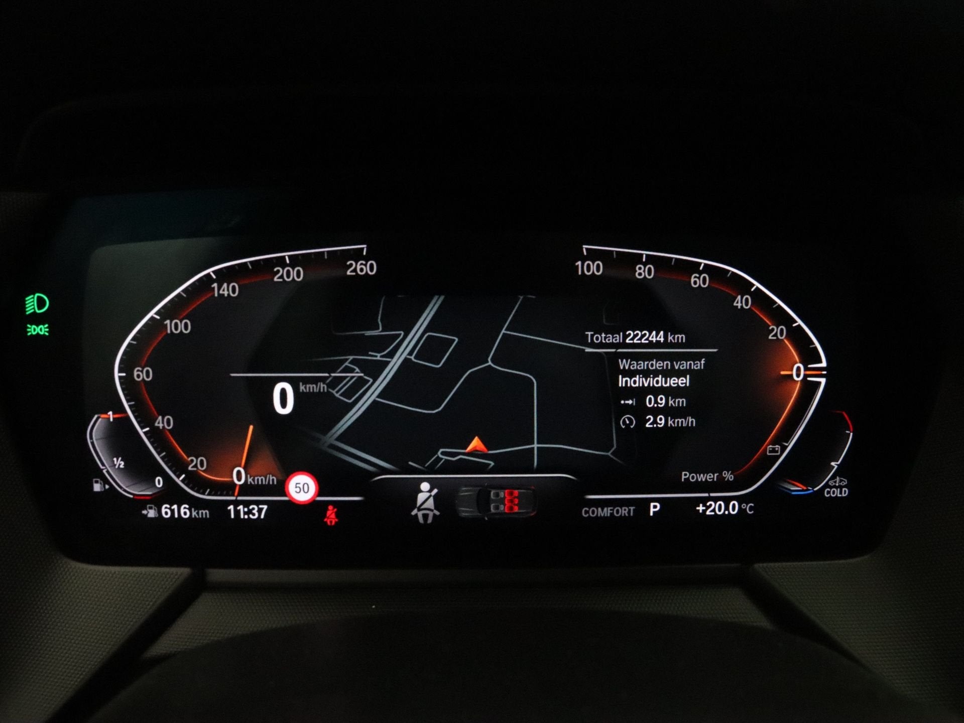 BMW 1 Serie 118i Business Edition (bj 2022, automaat), Auto's, Automatische klimaatregeling, Gebruikt, Met garantie (alle), Blauw