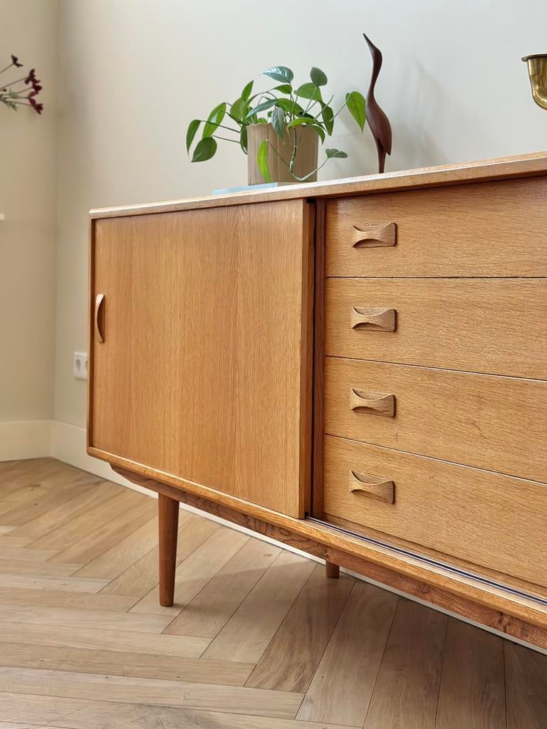 Vintage dressoir Clausen & Søn, lowboard hout jaren 50/60, Ophalen, Met deur(en), Deens design, vintage, Eikenhout