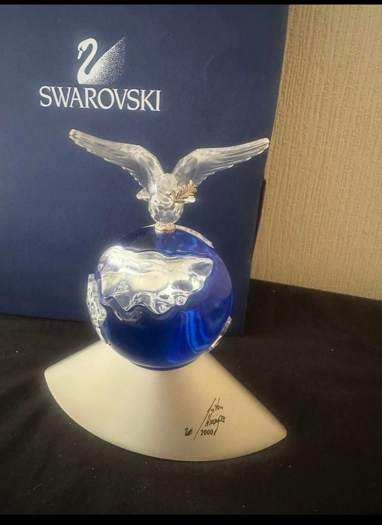 Swarovski Globe met Adelaar - Limited Edition 2000, Ophalen of Verzenden, Zo goed als nieuw, Figuurtje