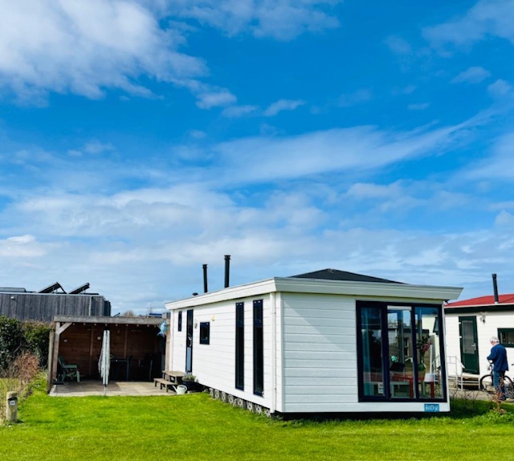 Frisse en vrolijke chalet op Terschelling, 5 personen, 2 slaapkamers, Wasmachine, Waddeneilanden