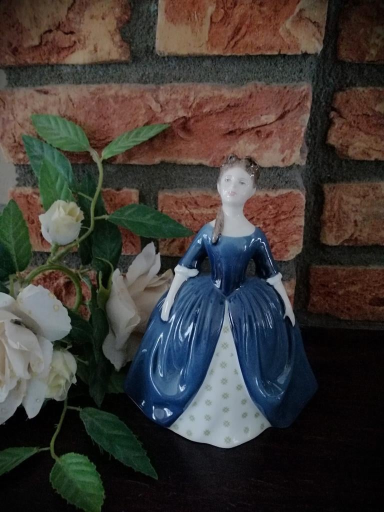 Royal Doulton porseleinen beeldje. Debbie., Verzamelen, Ophalen of Verzenden, Zo goed als nieuw, Beeld(je)