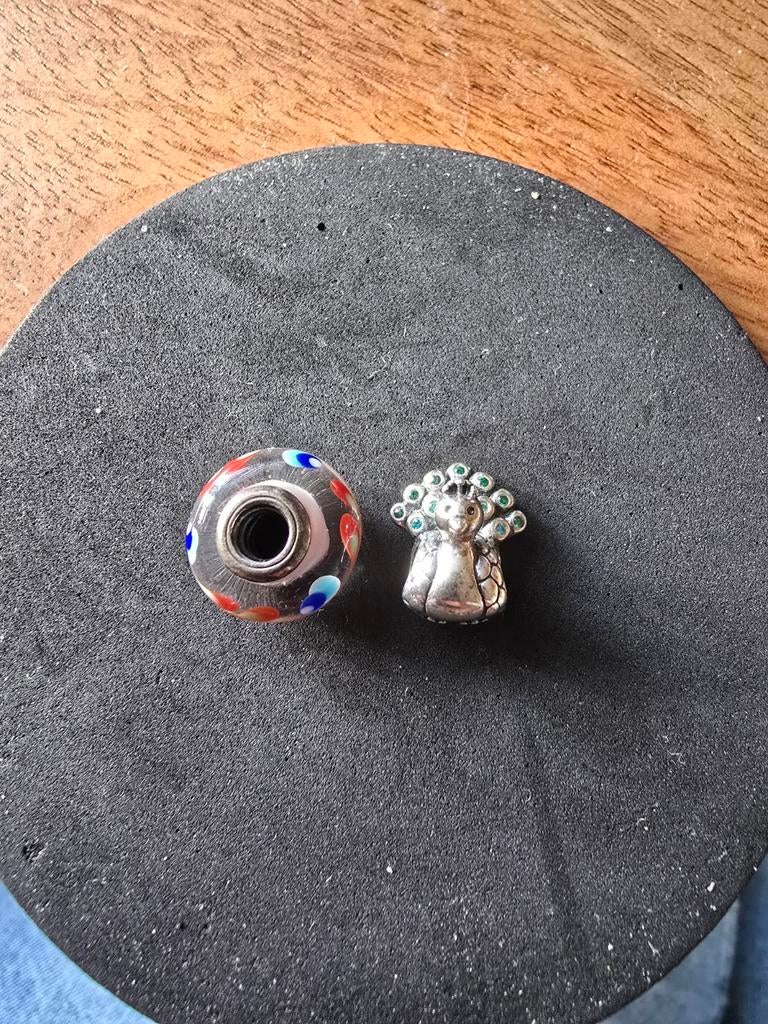 Pandora pauw charm en pauw murano, Sieraden, Tassen en Uiterlijk, Bedels, Pandora, Ophalen of Verzenden, Zo goed als nieuw, 2 of 3 bedels