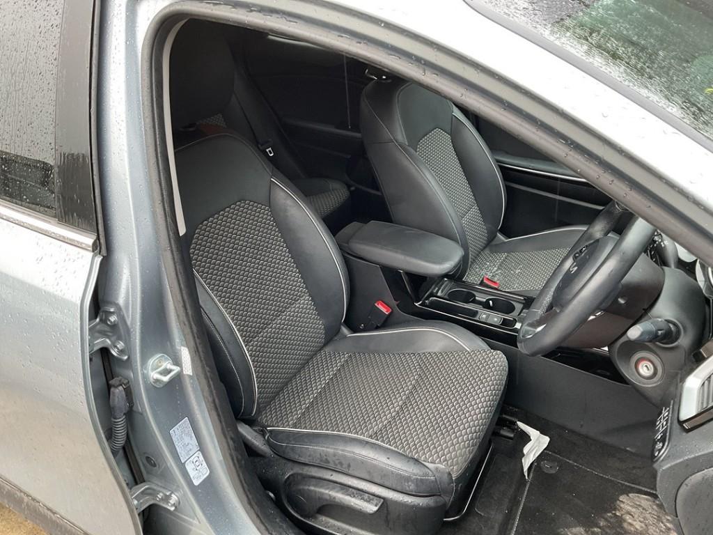 Interieur Kia Xceed SUV 1.0 T-GDi 12V (G3LE) (2019-06/..), Auto-onderdelen, Info@kia.de, Kia Deutschland GmbH, Gebruikt, Theodor-Heuss-Allee 11, Frankfurt am Main 60486, , Duitsland