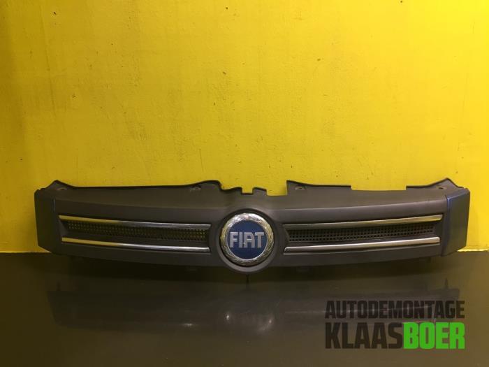 Grille van een Fiat Panda, Ophalen of Verzenden, 12 maanden garantie, Gebruikt, Fiat