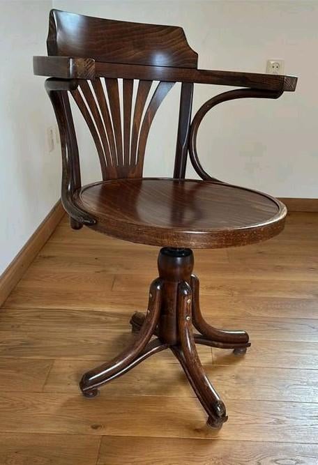 Prachtige captains chair. Thonet, kapiteinsstoel., Ophalen