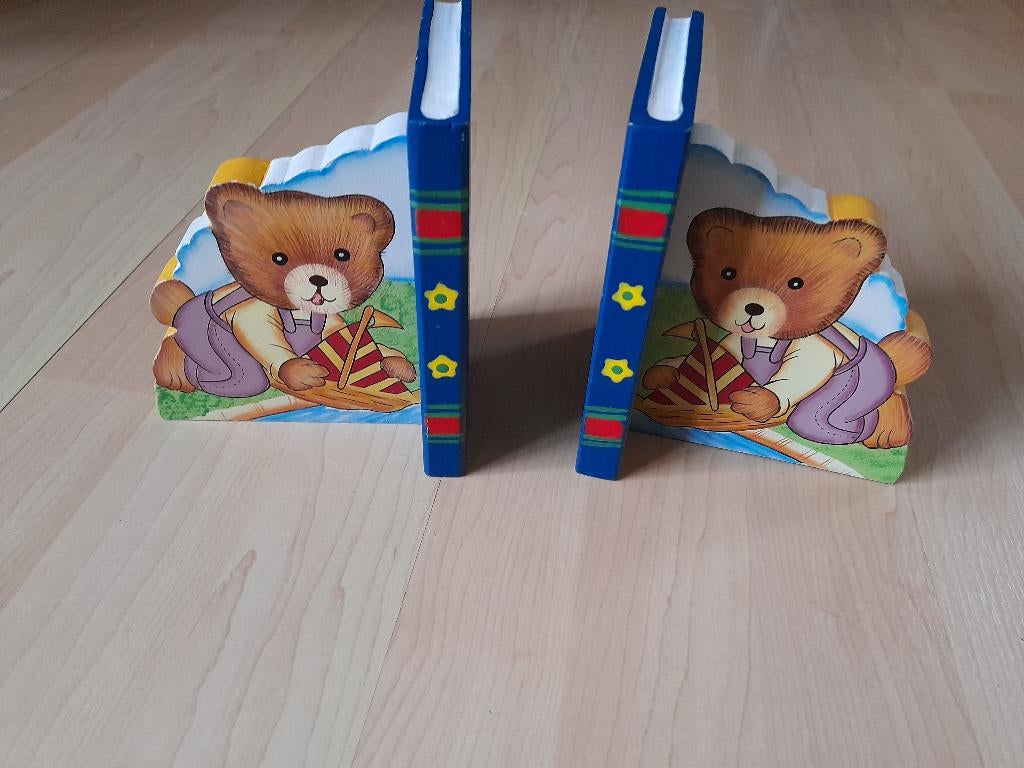 2 BOEKEN STEUNEN MET BEER DECORATIE hoogte 15,5 cm, Ophalen of Verzenden, Zo goed als nieuw