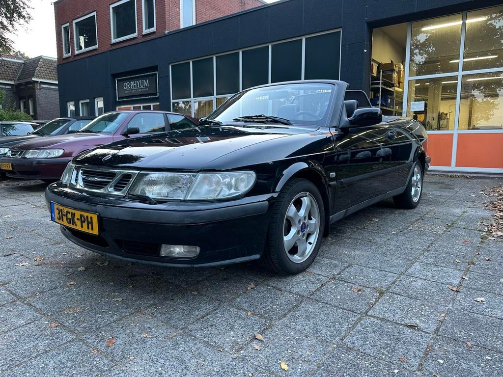Saab 9-3 2.0 Turbo Cabrio 2001 Zwart, nieuwe kap, nieuwe APK, Voorwielaandrijving, 74 €/maand, Zwart, 4 cilinders