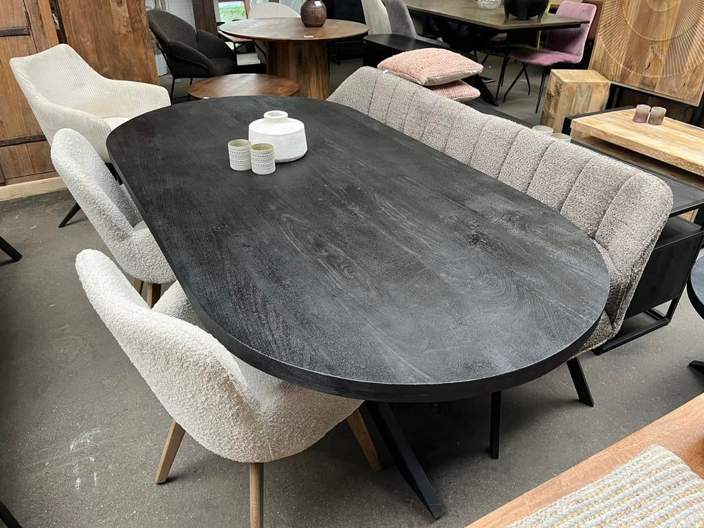 Magazijn leegverkoop eettafel deens ovaal zwart mangohout