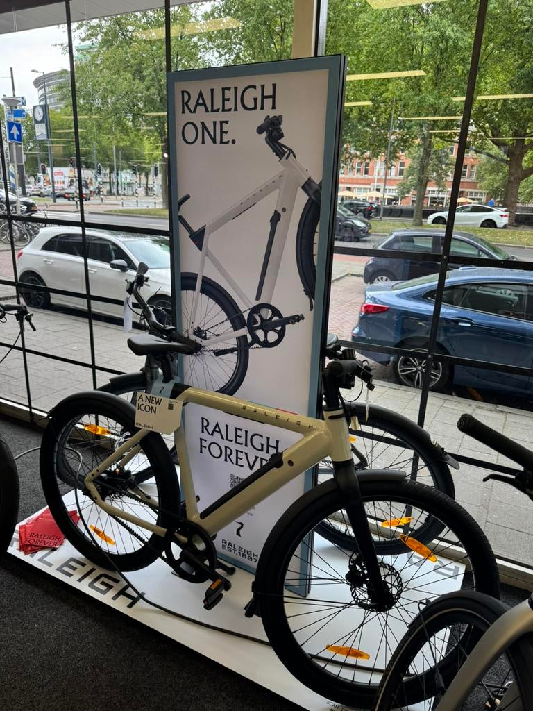 Raleigh one Direct leverbaar nu voor 2699!, Fietsen en Brommers, Elektrische fietsen, Ophalen, Zo goed als nieuw, 50 km per accu of meer