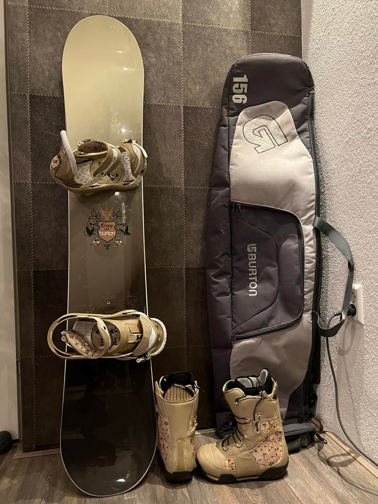 Burton Troop 155 Snowboard Set met Lexa Bindingen, Sport en Fitness, Snowboarden, Ophalen, Gebruikt, Board