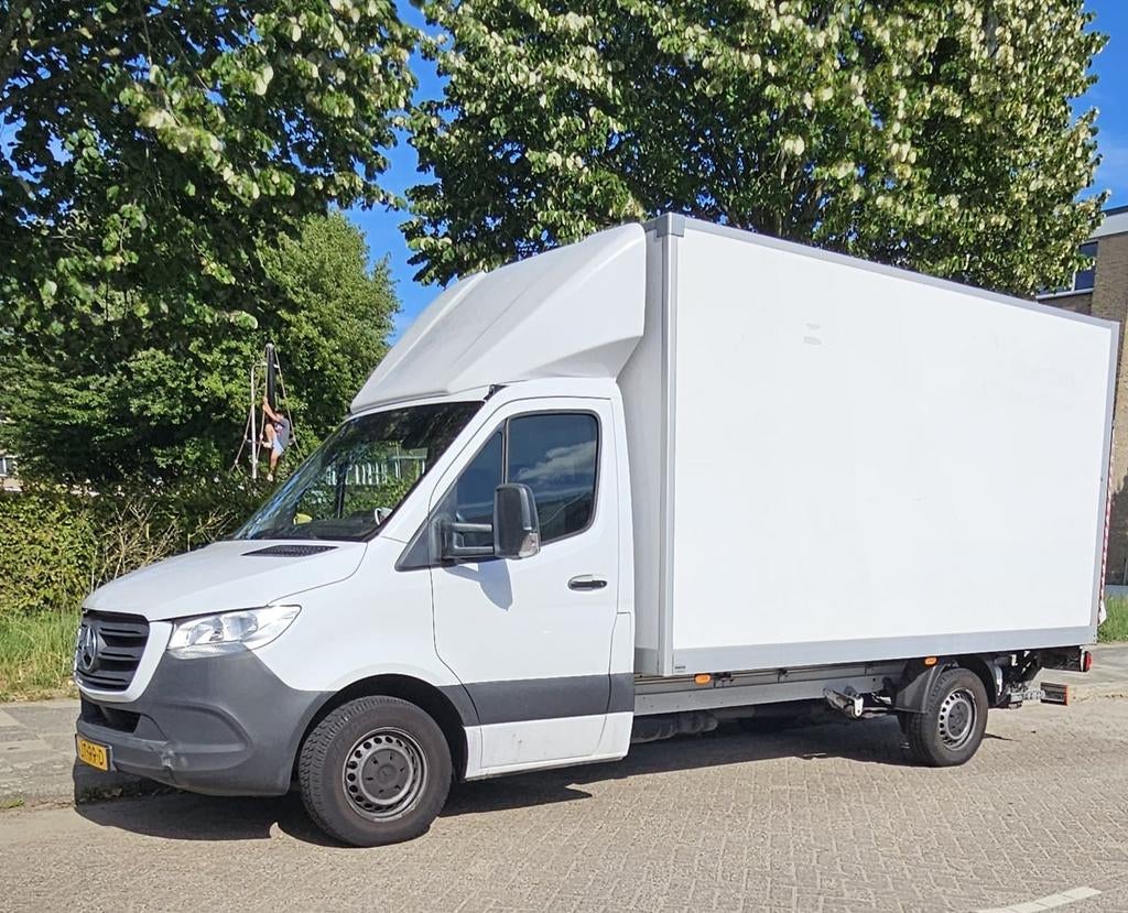 Foto 3 van Chauffeur met bus- Direct beschikbaar