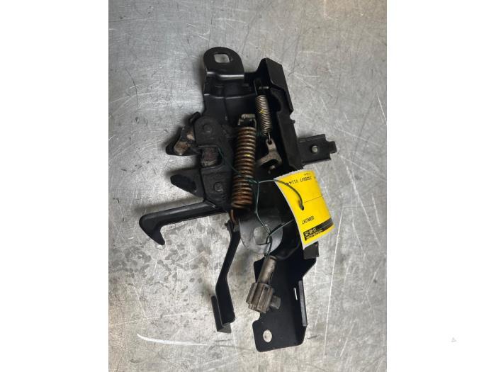 Slotmechaniek Motorkap van een Isuzu D-MAX, Gebruikt, -, Overige automerken, -